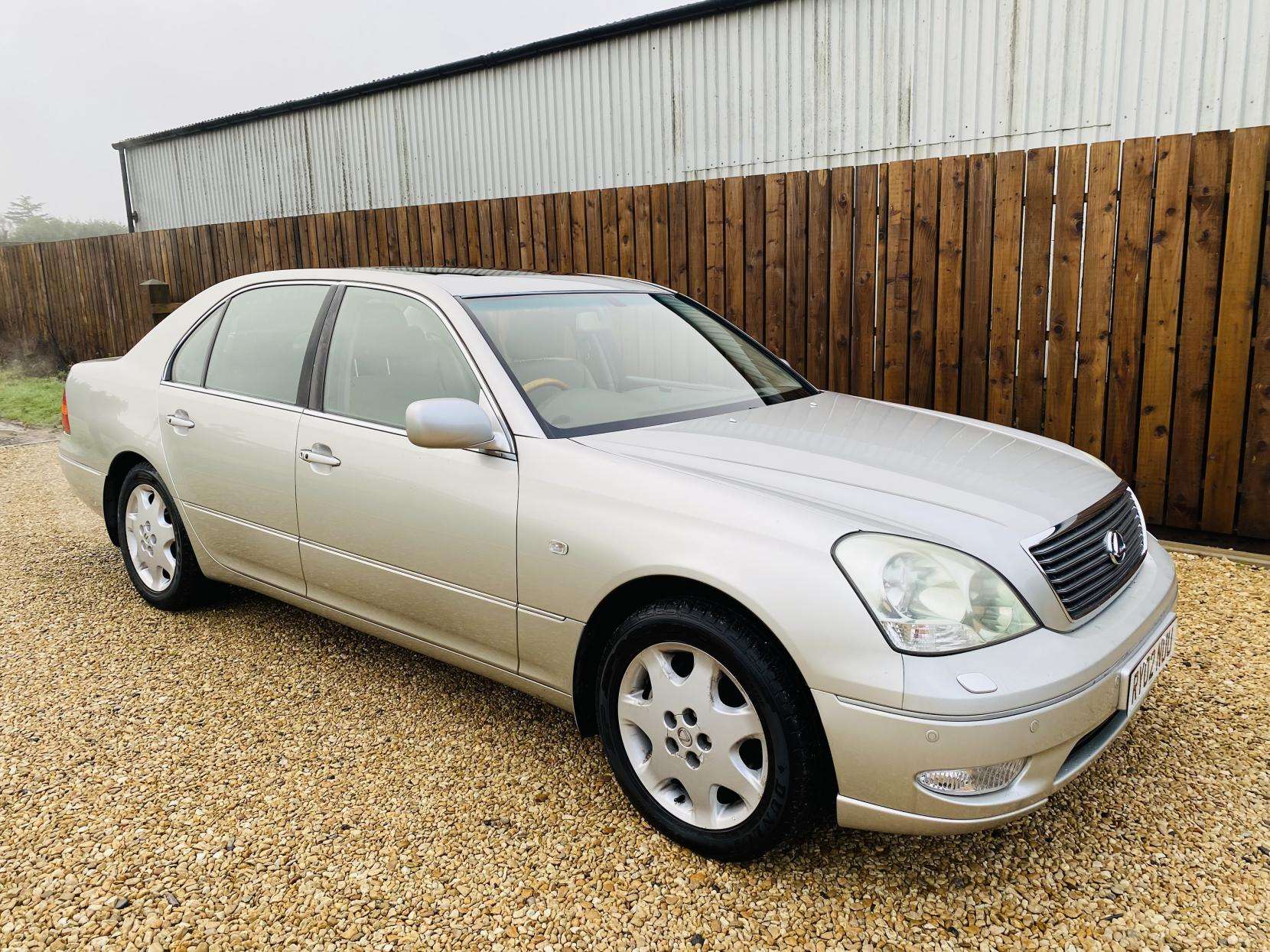 A 2002 LEXUS LS 4.3 430 Saloon 4dr Petrol Automatic (289 g/km, 280 bhp) A 2002 LEXUS LS 4.3 430 Saloon 4dr Petrol Automatic (289 g/km, 280 bhp)