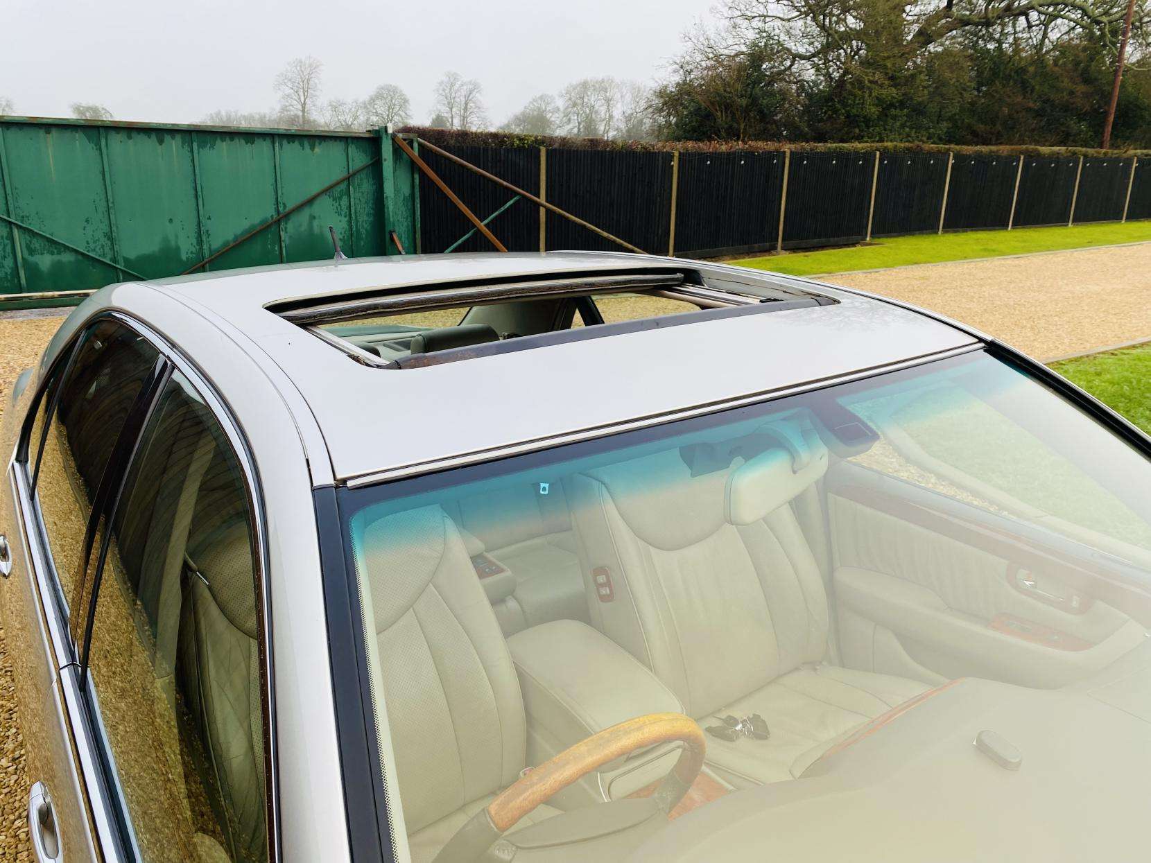 A 2002 LEXUS LS 4.3 430 Saloon 4dr Petrol Automatic (289 g/km, 280 bhp) A 2002 LEXUS LS 4.3 430 Saloon 4dr Petrol Automatic (289 g/km, 280 bhp)