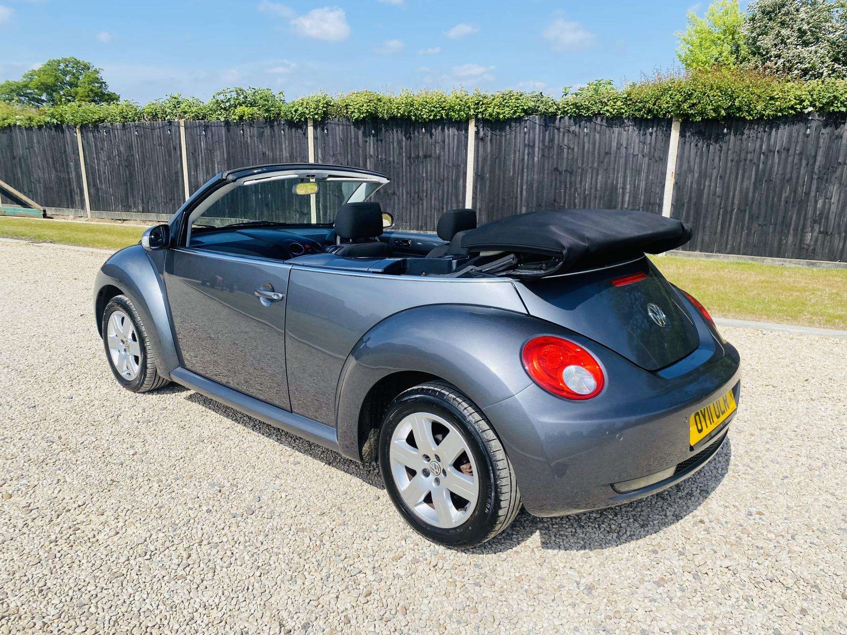 2011 VOLKSWAGEN BEETLE 2011 VOLKSWAGEN BEETLE