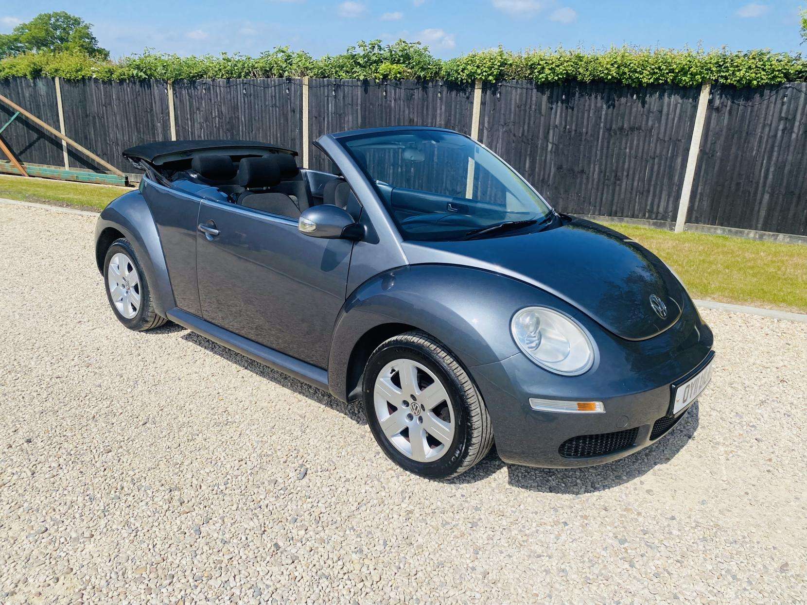 A 2011 VOLKSWAGEN BEETLE 1.6 Sola Cabriolet 2dr Petrol Manual Euro 4 (102 ps) A 2011 VOLKSWAGEN BEETLE 1.6 Sola Cabriolet 2dr Petrol Manual Euro 4 (102 ps)