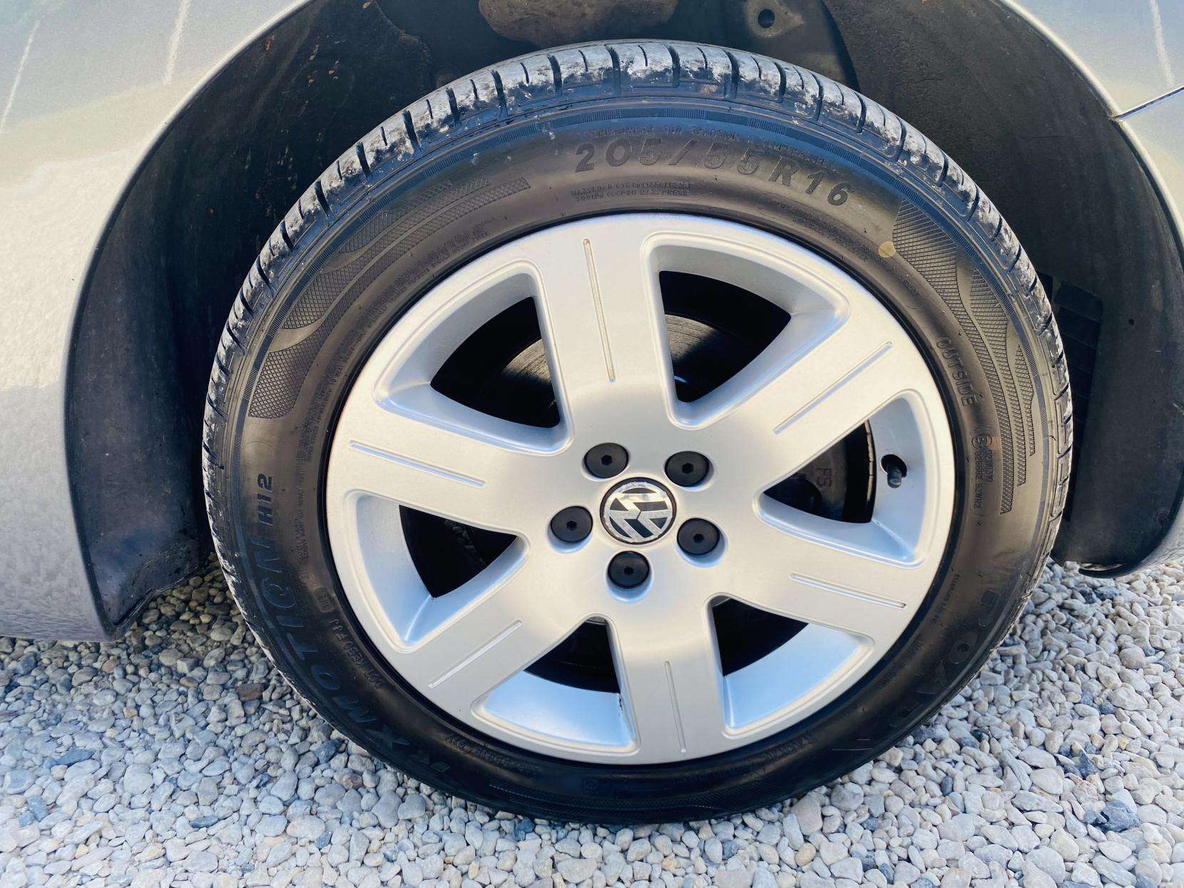 2011 VOLKSWAGEN BEETLE 2011 VOLKSWAGEN BEETLE