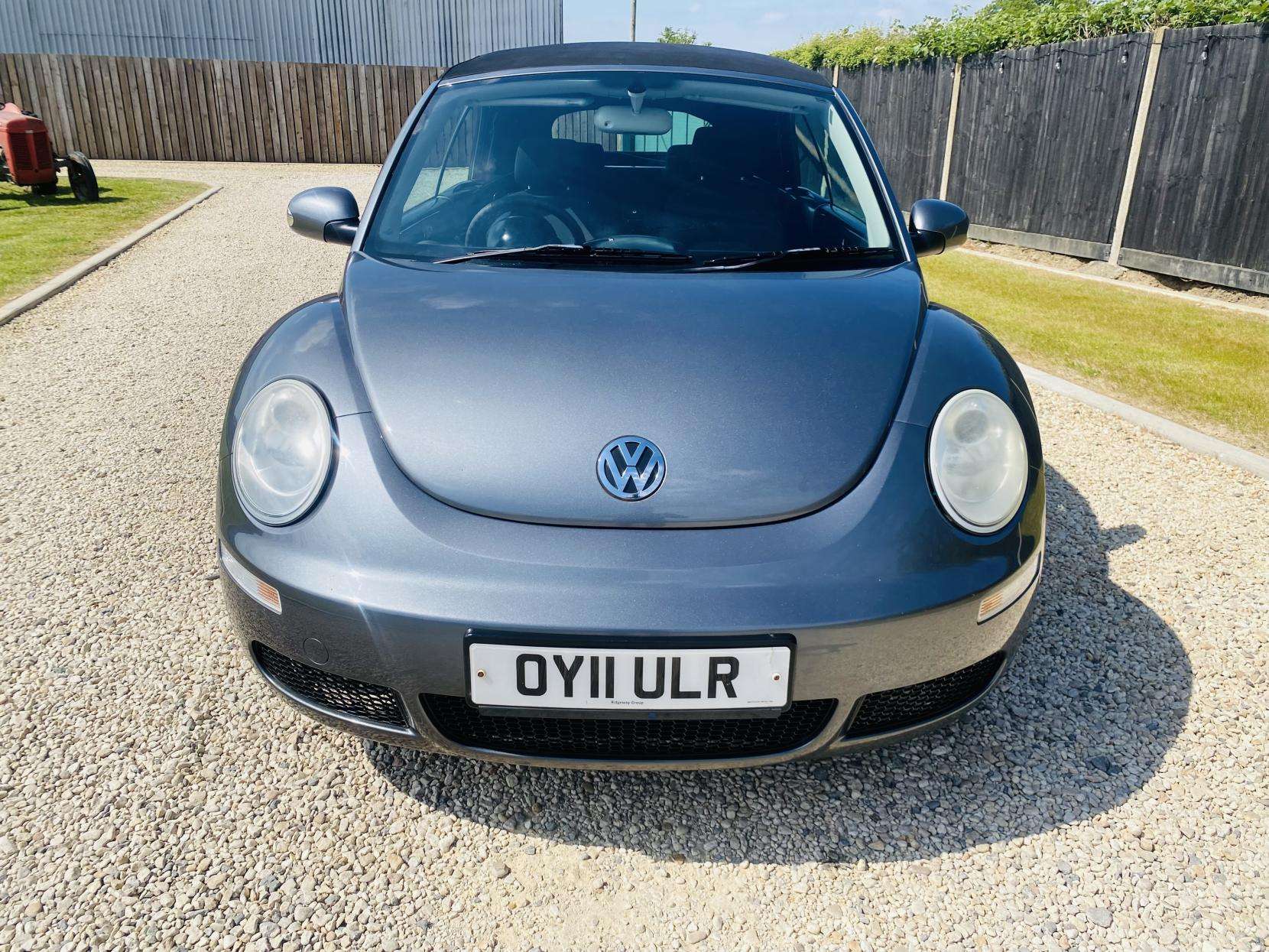 A 2011 VOLKSWAGEN BEETLE 1.6 Sola Cabriolet 2dr Petrol Manual Euro 4 (102 ps) A 2011 VOLKSWAGEN BEETLE 1.6 Sola Cabriolet 2dr Petrol Manual Euro 4 (102 ps)