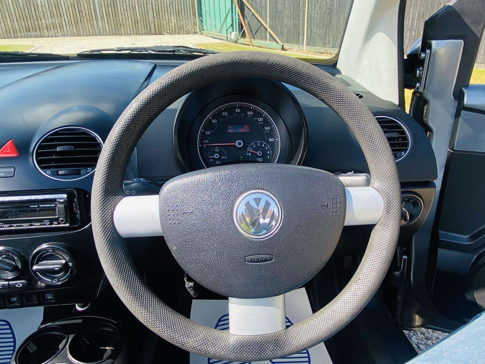 2011 VOLKSWAGEN BEETLE 2011 VOLKSWAGEN BEETLE