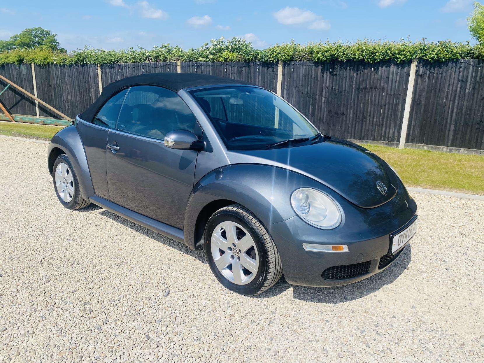 A 2011 VOLKSWAGEN BEETLE 1.6 Sola Cabriolet 2dr Petrol Manual Euro 4 (102 ps) A 2011 VOLKSWAGEN BEETLE 1.6 Sola Cabriolet 2dr Petrol Manual Euro 4 (102 ps)