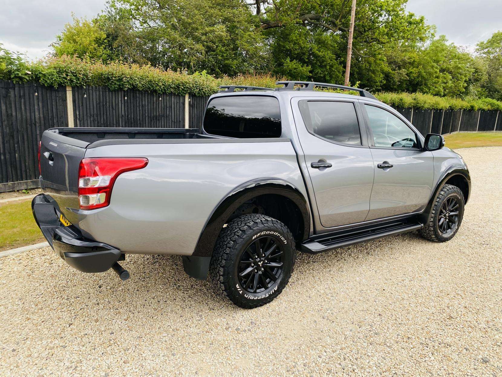 A 2019 MITSUBISHI L200 2.4 DI-D DC Challenger Pickup Double Cab 4dr Diesel Auto 4WD Euro 6 (181 ps) A 2019 MITSUBISHI L200 2.4 DI-D DC Challenger Pickup Double Cab 4dr Diesel Auto 4WD Euro 6 (181 ps)
