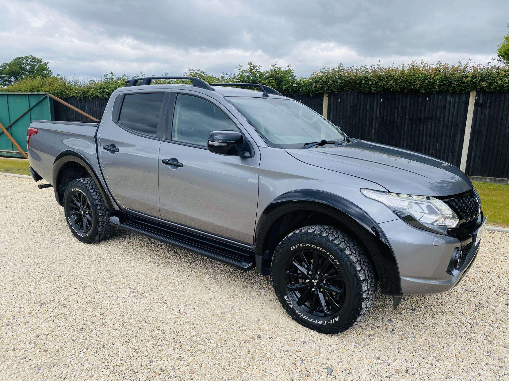A 2019 MITSUBISHI L200 2.4 DI-D DC Challenger Pickup Double Cab 4dr Diesel Auto 4WD Euro 6 (181 ps) A 2019 MITSUBISHI L200 2.4 DI-D DC Challenger Pickup Double Cab 4dr Diesel Auto 4WD Euro 6 (181 ps)