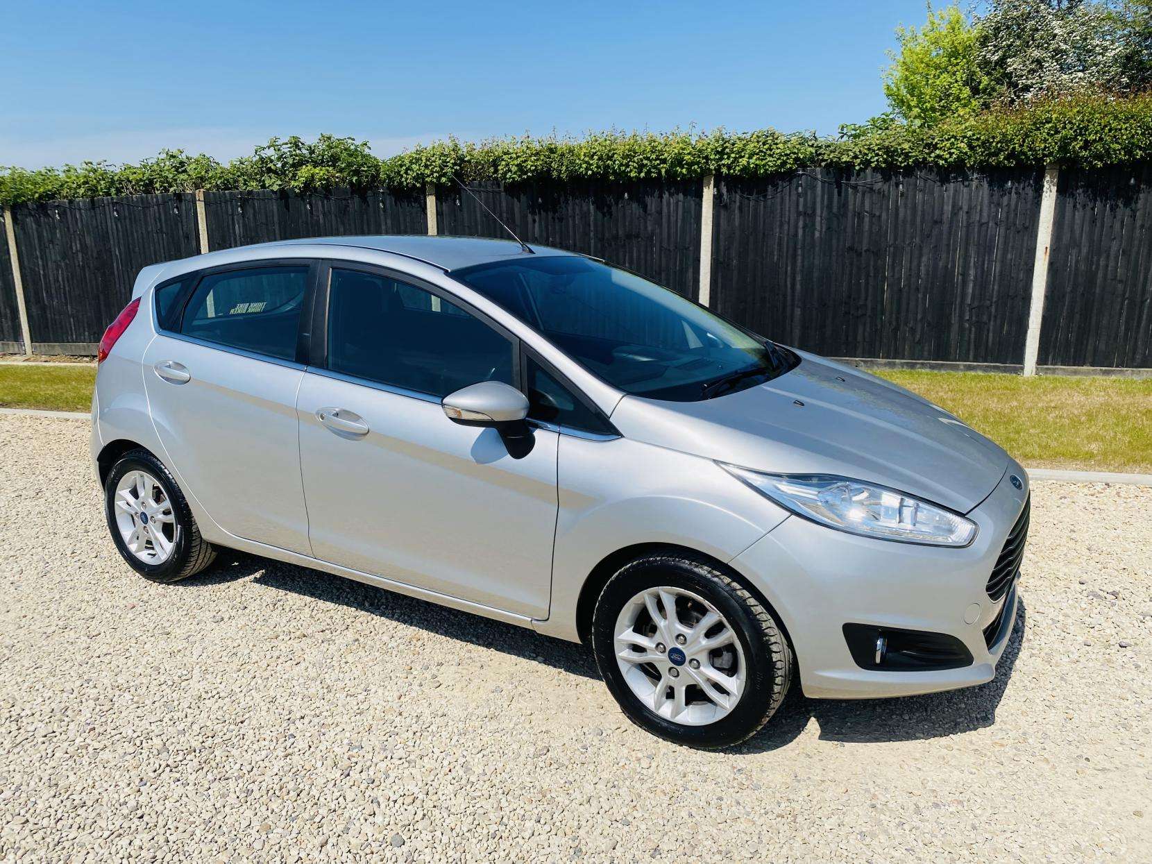 A 2017 FORD FIESTA 1.25 Zetec Hatchback 5dr Petrol Manual Euro 6 (82 ps) A 2017 FORD FIESTA 1.25 Zetec Hatchback 5dr Petrol Manual Euro 6 (82 ps)