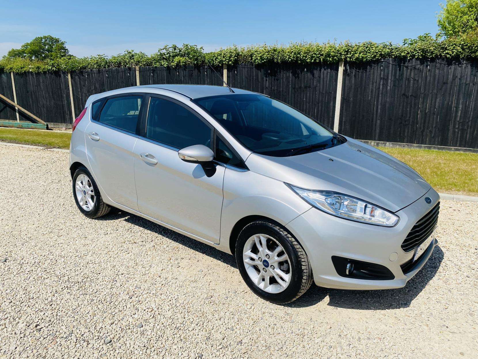 A 2017 FORD FIESTA 1.25 Zetec Hatchback 5dr Petrol Manual Euro 6 (82 ps) A 2017 FORD FIESTA 1.25 Zetec Hatchback 5dr Petrol Manual Euro 6 (82 ps)