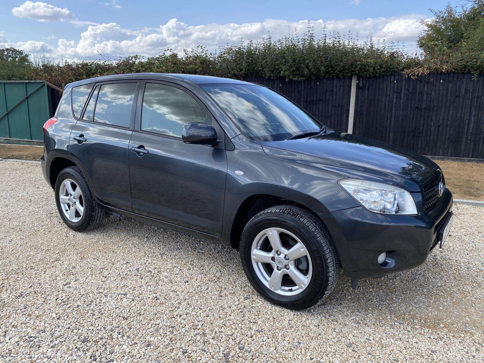 A 2007 TOYOTA RAV4 2.0 XT5 SUV 5dr Petrol Automatic 4WD (212 g/km, 150 bhp) A 2007 TOYOTA RAV4 2.0 XT5 SUV 5dr Petrol Automatic 4WD (212 g/km, 150 bhp)