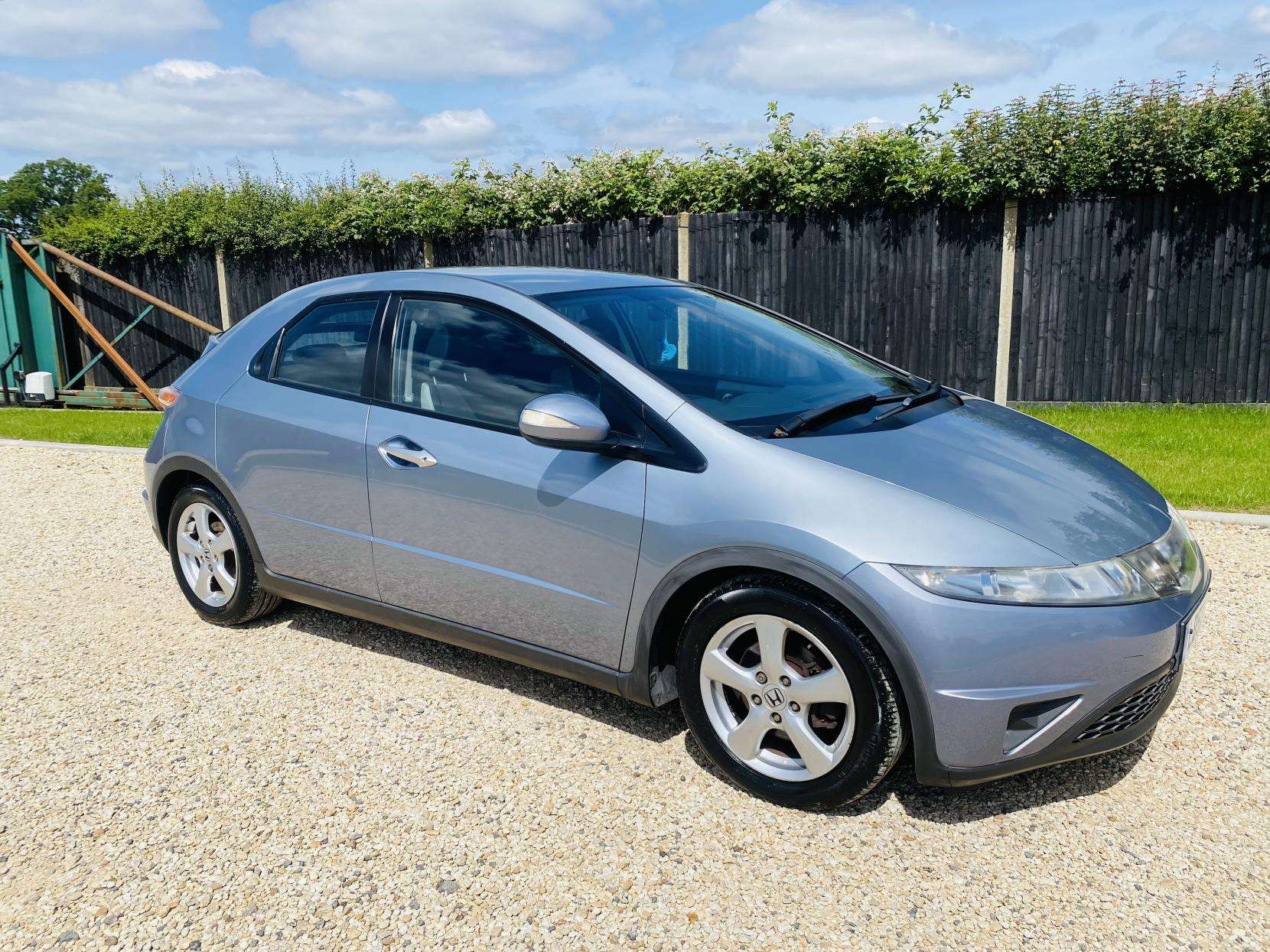 A 2008 HONDA CIVIC 1.8 i-VTEC SE Hatchback 5dr Petrol i-Shift (150 g/km, 138 bhp) A 2008 HONDA CIVIC 1.8 i-VTEC SE Hatchback 5dr Petrol i-Shift (150 g/km, 138 bhp)