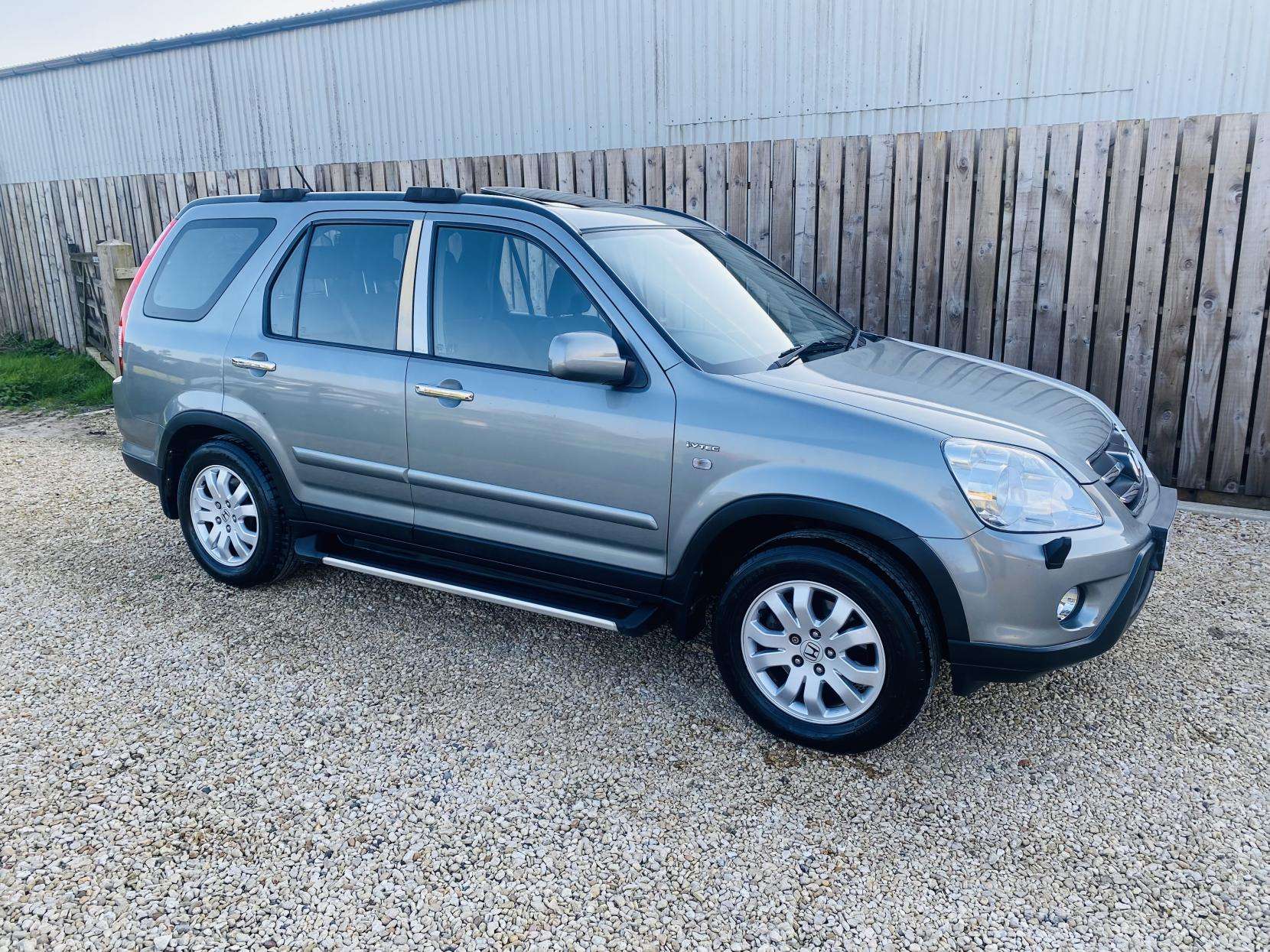 A 2006 HONDA CR-V 2.0 i-VTEC Sport SUV 5dr Petrol Manual (216 g/km, 150 bhp) A 2006 HONDA CR-V 2.0 i-VTEC Sport SUV 5dr Petrol Manual (216 g/km, 150 bhp)