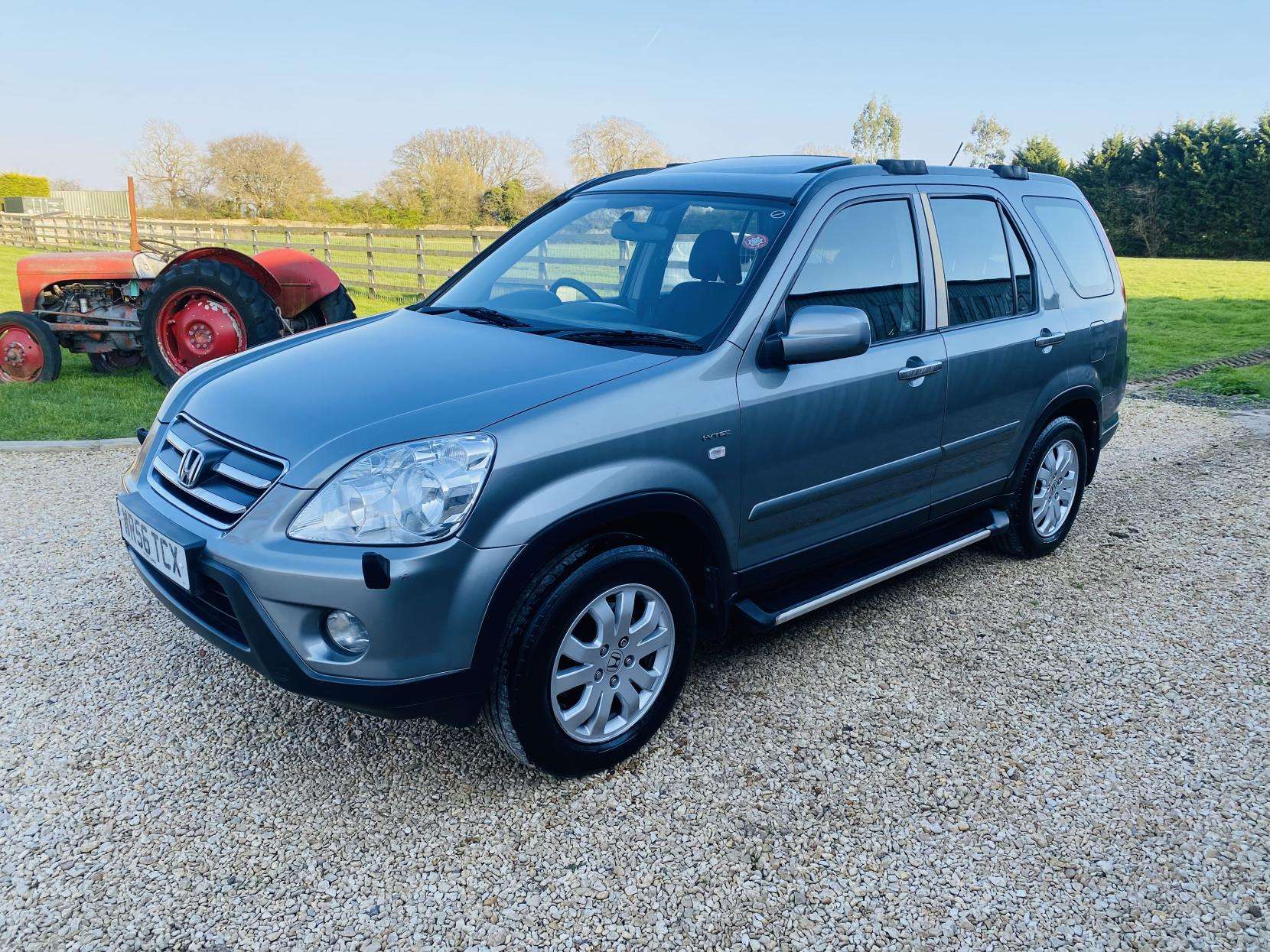 A 2006 HONDA CR-V 2.0 i-VTEC Sport SUV 5dr Petrol Manual (216 g/km, 150 bhp) A 2006 HONDA CR-V 2.0 i-VTEC Sport SUV 5dr Petrol Manual (216 g/km, 150 bhp)