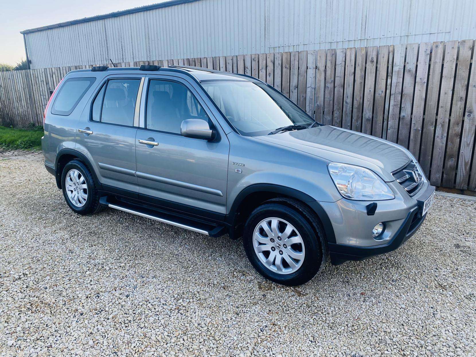 A 2006 HONDA CR-V 2.0 i-VTEC Sport SUV 5dr Petrol Manual (216 g/km, 150 bhp) A 2006 HONDA CR-V 2.0 i-VTEC Sport SUV 5dr Petrol Manual (216 g/km, 150 bhp)