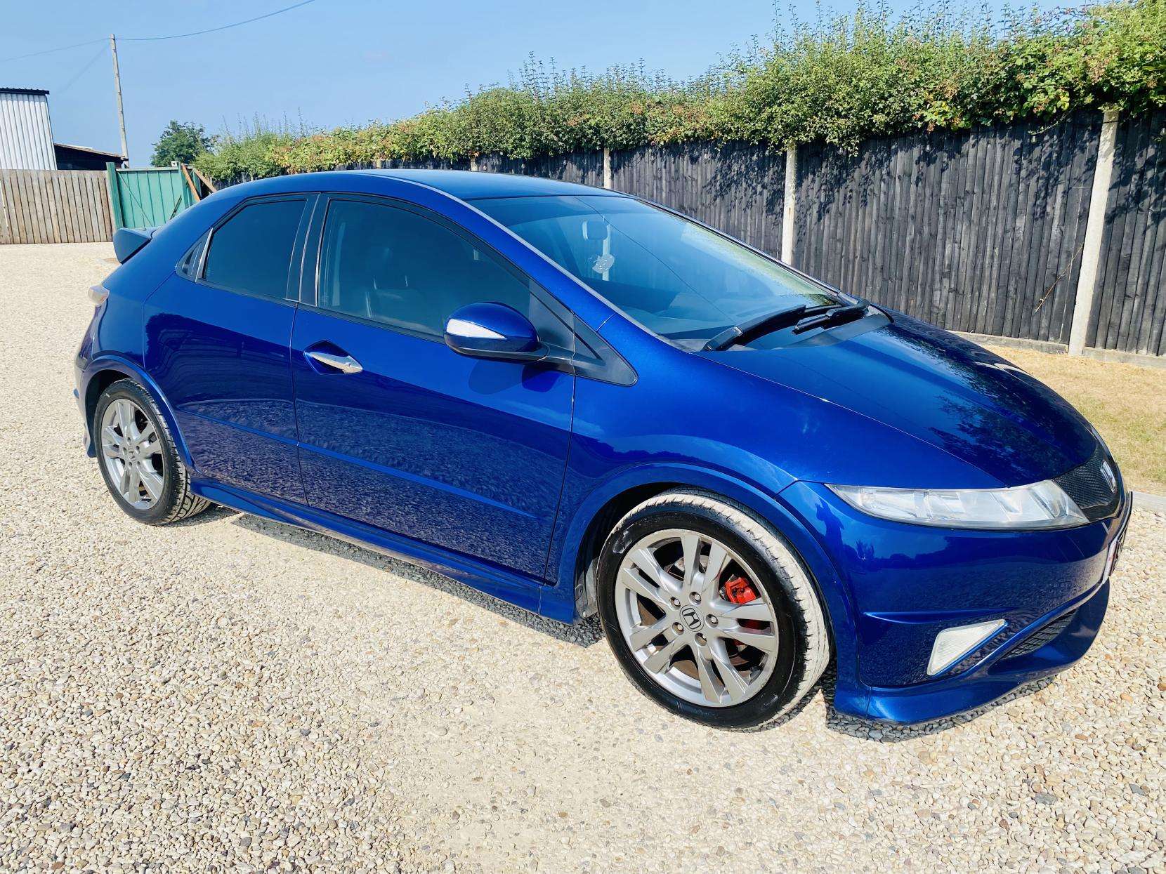 A 2010 HONDA CIVIC 1.8 i-VTEC Si Hatchback 5dr Petrol Manual (155 g/km, 138 bhp) A 2010 HONDA CIVIC 1.8 i-VTEC Si Hatchback 5dr Petrol Manual (155 g/km, 138 bhp)