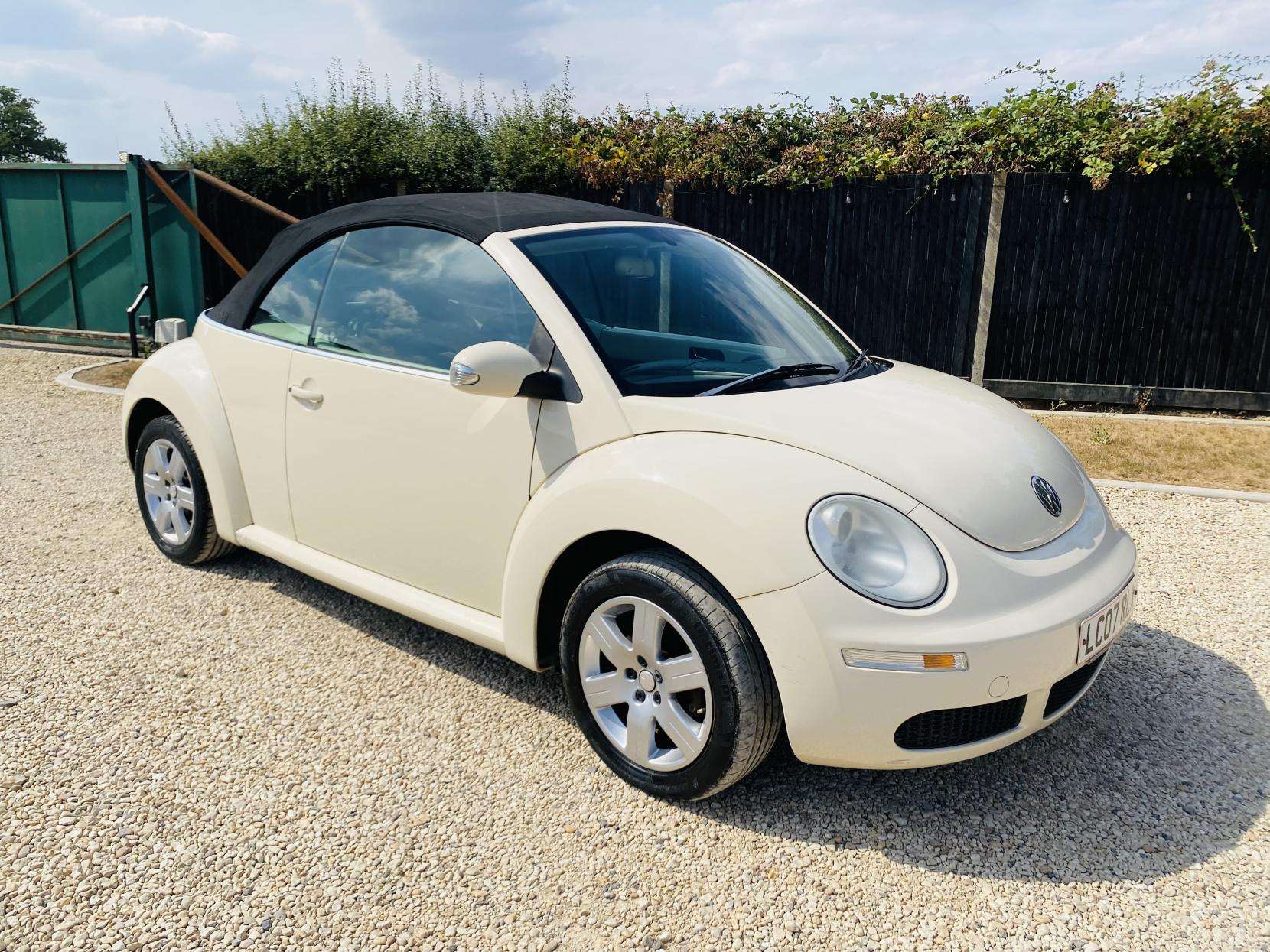 A 2007 VOLKSWAGEN BEETLE 1.4 16V Luna Cabriolet 2dr Petrol Manual Euro 4 (75 ps) A 2007 VOLKSWAGEN BEETLE 1.4 16V Luna Cabriolet 2dr Petrol Manual Euro 4 (75 ps)
