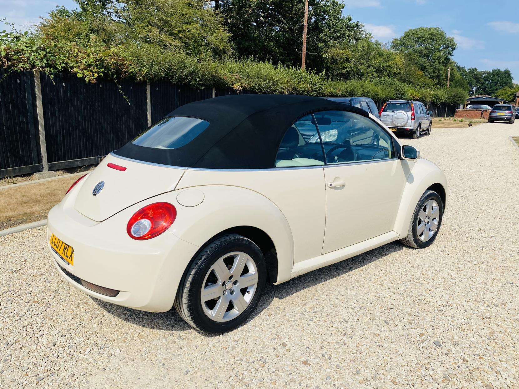 A 2007 VOLKSWAGEN BEETLE 1.4 16V Luna Cabriolet 2dr Petrol Manual Euro 4 (75 ps) A 2007 VOLKSWAGEN BEETLE 1.4 16V Luna Cabriolet 2dr Petrol Manual Euro 4 (75 ps)