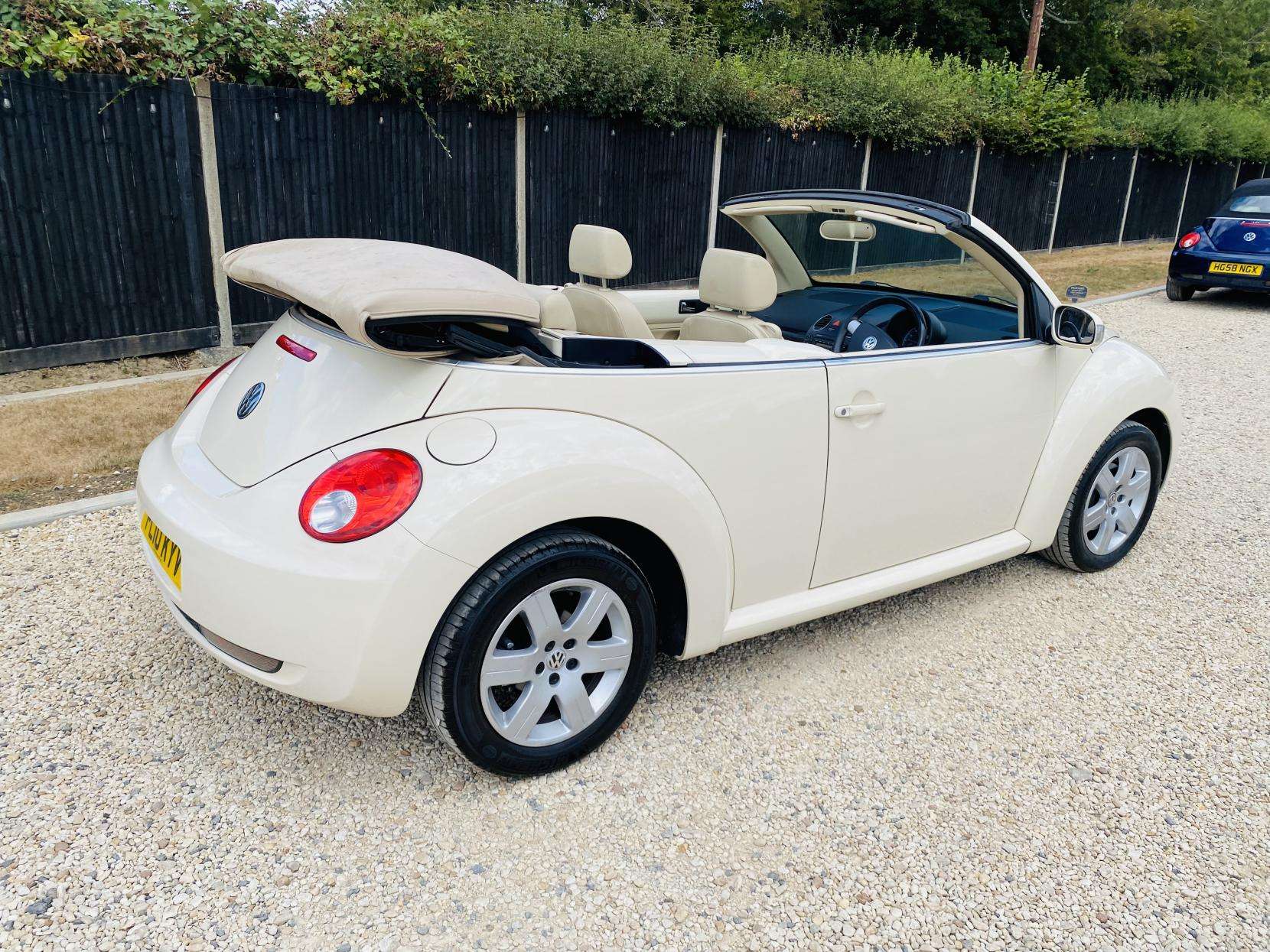 2010 VOLKSWAGEN BEETLE 2010 VOLKSWAGEN BEETLE