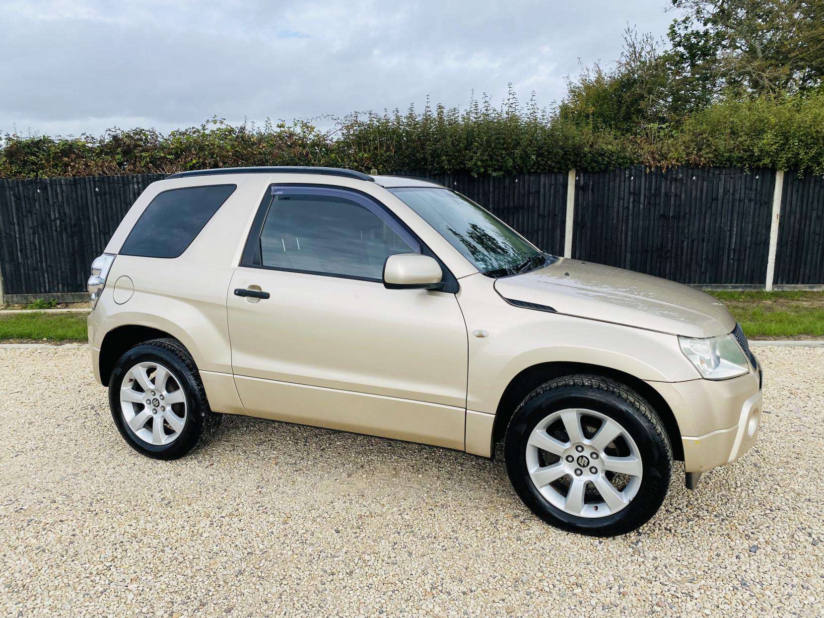 A 2006 SUZUKI GRAND VITARA 1.6 VVT SUV 3dr Petrol Manual 4WD Euro 4 (106 ps) A 2006 SUZUKI GRAND VITARA 1.6 VVT SUV 3dr Petrol Manual 4WD Euro 4 (106 ps)