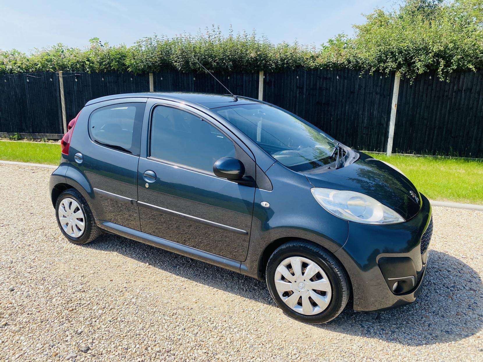 A 2014 PEUGEOT 107 1.0 12V Active Hatchback 5dr Petrol 2 Tronic Euro 5 (68 ps) A 2014 PEUGEOT 107 1.0 12V Active Hatchback 5dr Petrol 2 Tronic Euro 5 (68 ps)