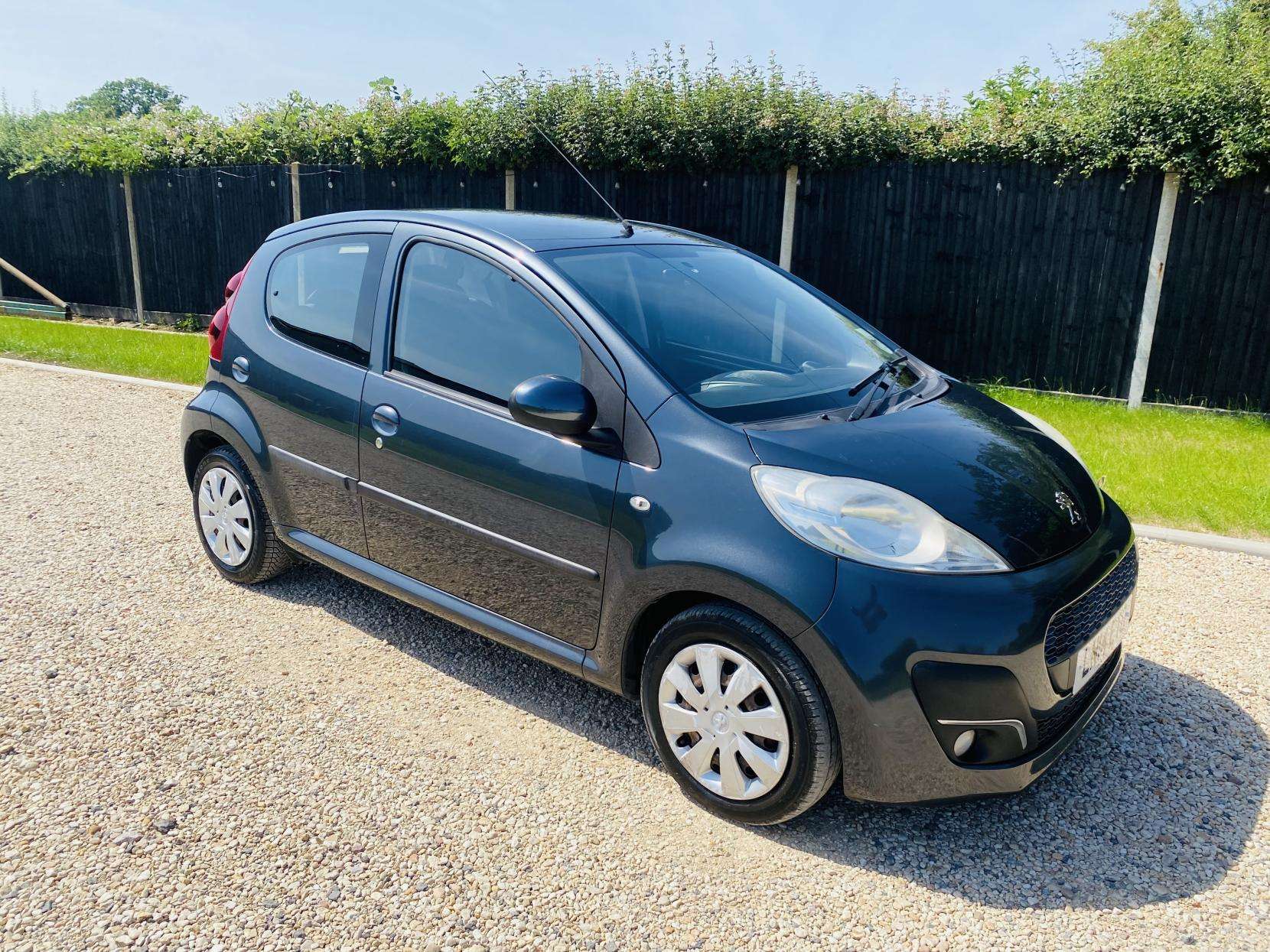 A 2014 PEUGEOT 107 1.0 12V Active Hatchback 5dr Petrol 2 Tronic Euro 5 (68 ps) A 2014 PEUGEOT 107 1.0 12V Active Hatchback 5dr Petrol 2 Tronic Euro 5 (68 ps)