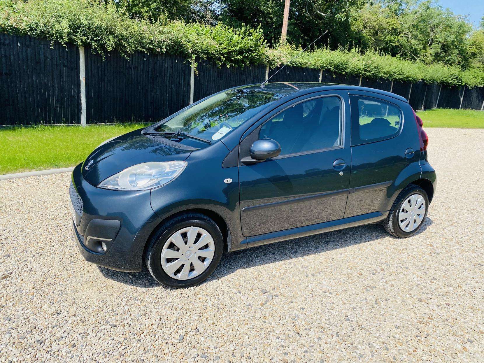 2014 PEUGEOT 107 2014 PEUGEOT 107