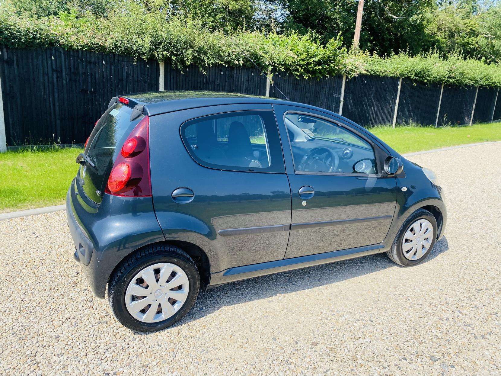 A 2014 PEUGEOT 107 1.0 12V Active Hatchback 5dr Petrol 2 Tronic Euro 5 (68 ps) A 2014 PEUGEOT 107 1.0 12V Active Hatchback 5dr Petrol 2 Tronic Euro 5 (68 ps)