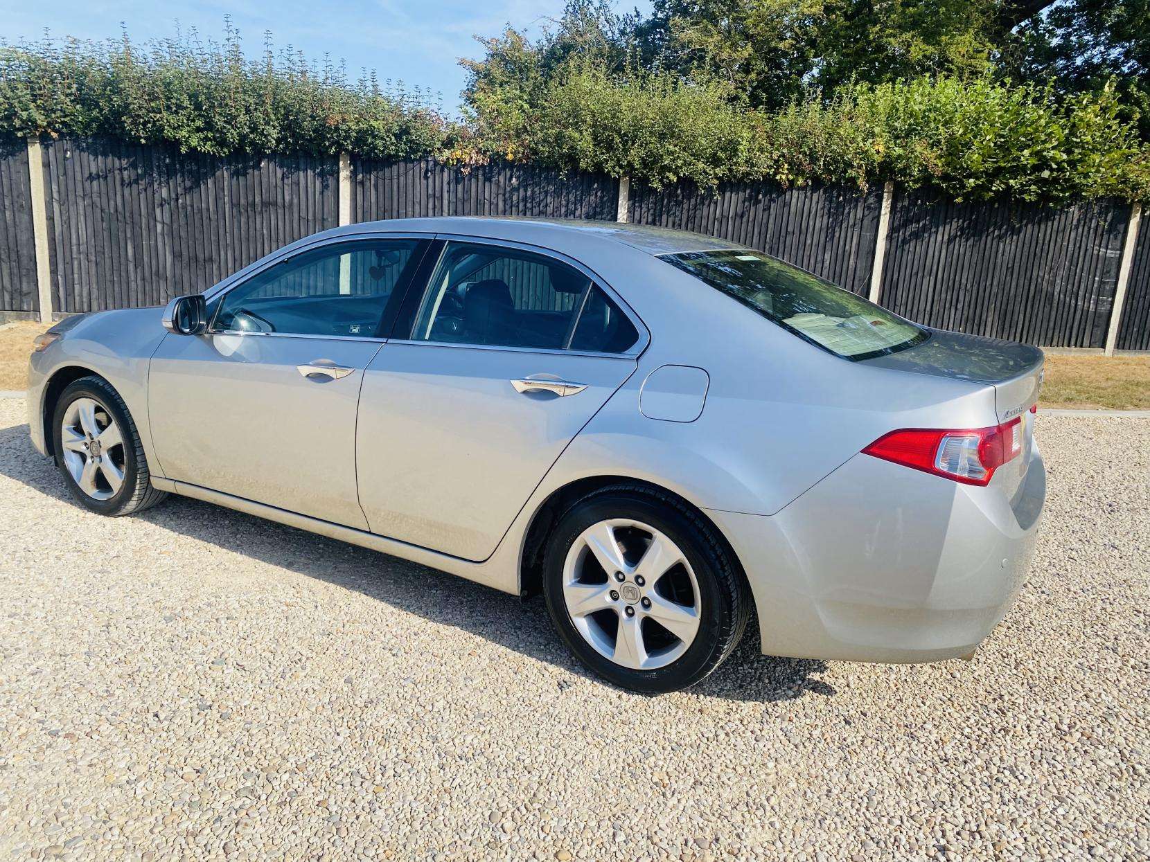 A 2008 HONDA ACCORD 2.4 i-VTEC EX Saloon 4dr Petrol Auto Euro 5 (201 ps) A 2008 HONDA ACCORD 2.4 i-VTEC EX Saloon 4dr Petrol Auto Euro 5 (201 ps)