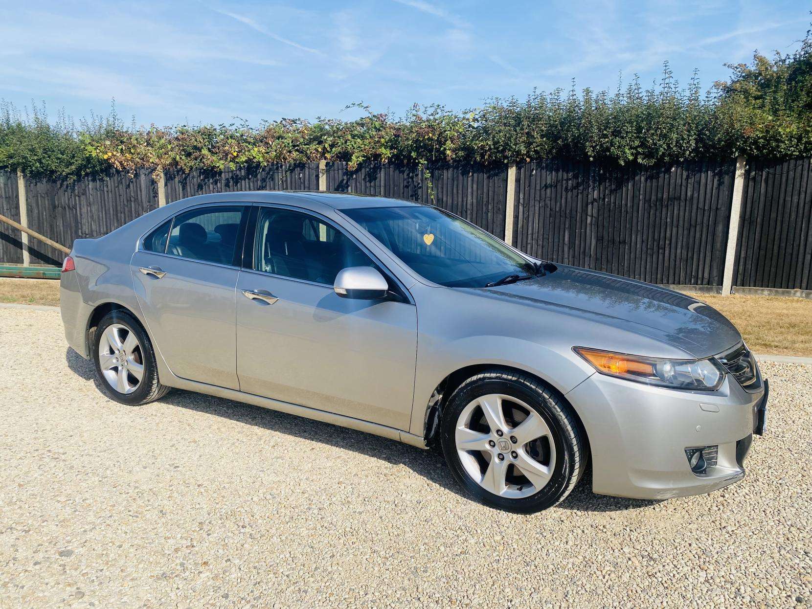 A 2008 HONDA ACCORD 2.4 i-VTEC EX Saloon 4dr Petrol Auto Euro 5 (201 ps) A 2008 HONDA ACCORD 2.4 i-VTEC EX Saloon 4dr Petrol Auto Euro 5 (201 ps)