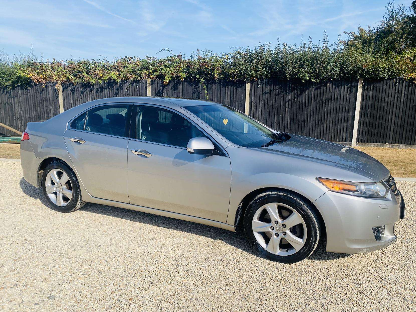 A 2008 HONDA ACCORD 2.4 i-VTEC EX Saloon 4dr Petrol Auto Euro 5 (201 ps) A 2008 HONDA ACCORD 2.4 i-VTEC EX Saloon 4dr Petrol Auto Euro 5 (201 ps)