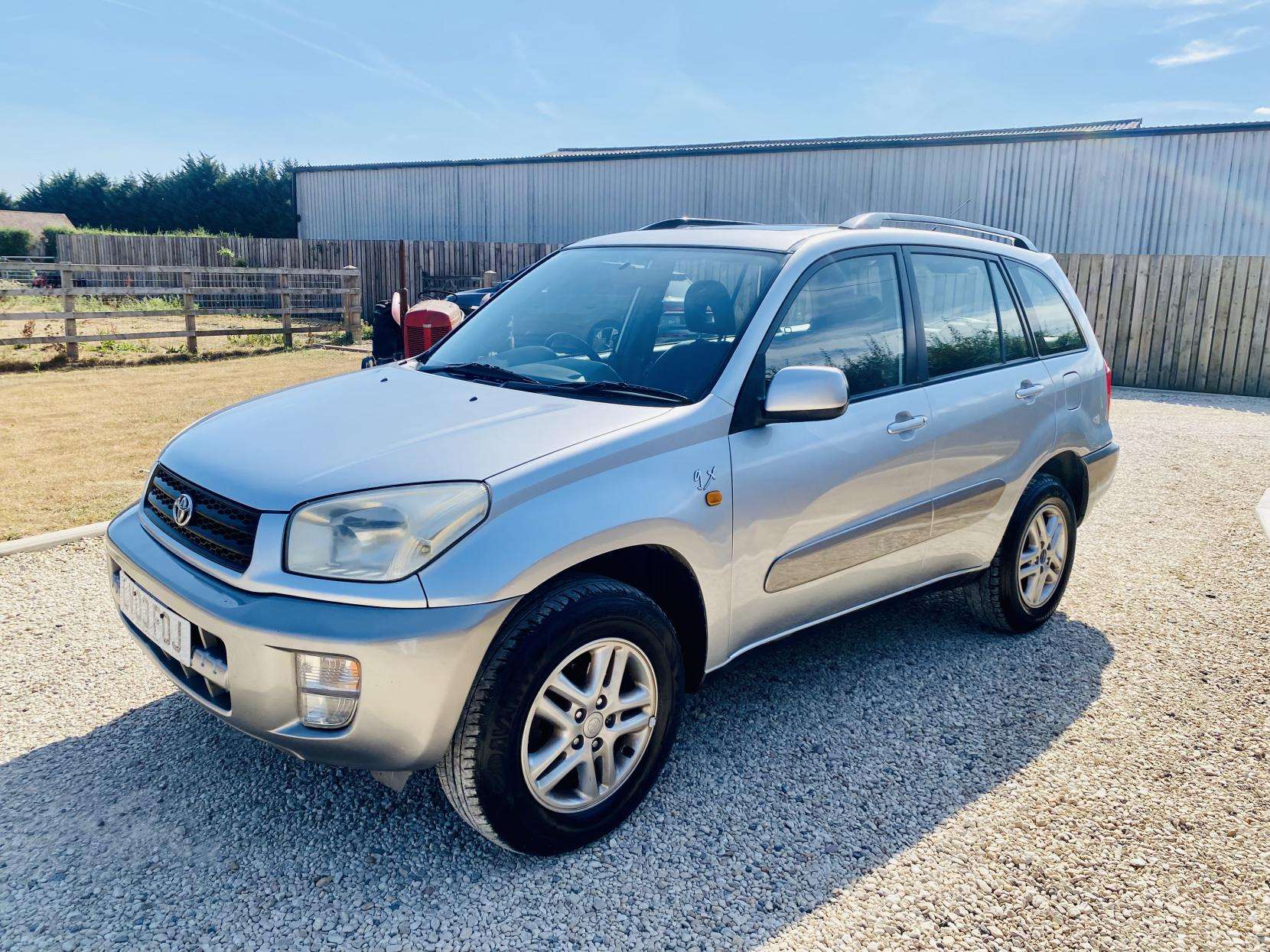 A 2003 TOYOTA RAV4 2.0 VVT-i GX SUV 5dr Petrol Automatic 4WD (224 g/km, 147 bhp) A 2003 TOYOTA RAV4 2.0 VVT-i GX SUV 5dr Petrol Automatic 4WD (224 g/km, 147 bhp)