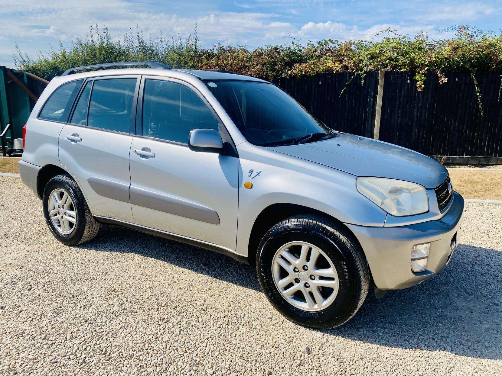A 2003 TOYOTA RAV4 2.0 VVT-i GX SUV 5dr Petrol Automatic 4WD (224 g/km, 147 bhp) A 2003 TOYOTA RAV4 2.0 VVT-i GX SUV 5dr Petrol Automatic 4WD (224 g/km, 147 bhp)