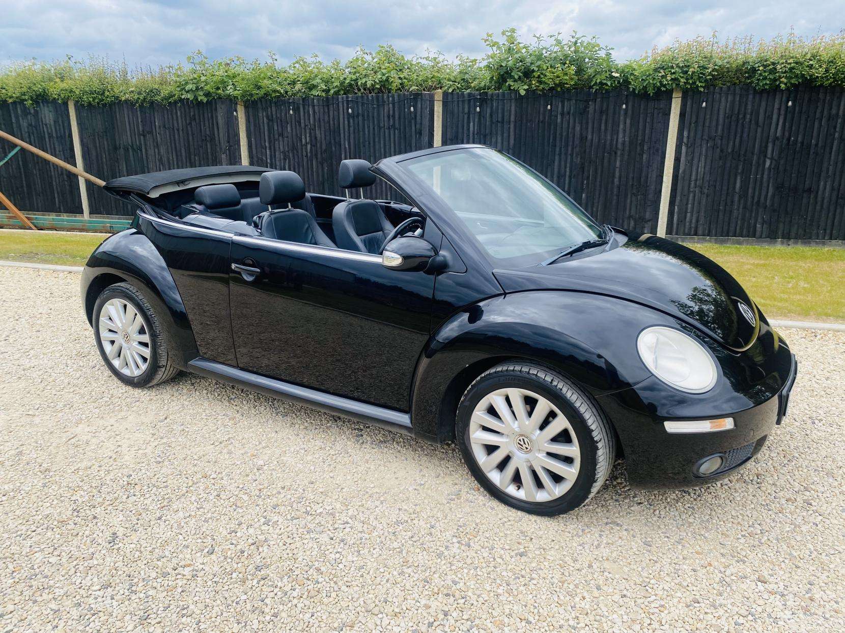 A 2008 VOLKSWAGEN BEETLE 2.0 S Cabriolet 2dr Petrol Manual Euro 4 (115 ps) A 2008 VOLKSWAGEN BEETLE 2.0 S Cabriolet 2dr Petrol Manual Euro 4 (115 ps)