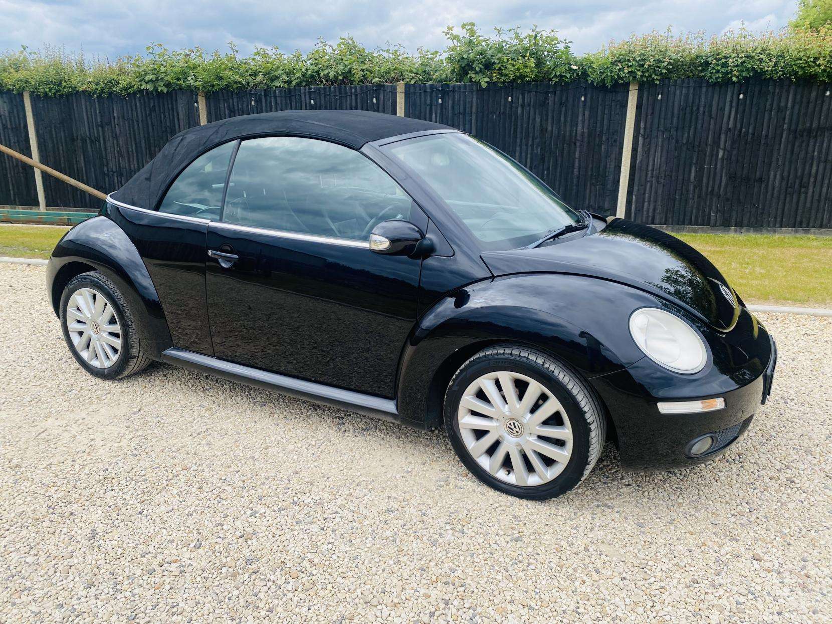 A 2008 VOLKSWAGEN BEETLE 2.0 S Cabriolet 2dr Petrol Manual Euro 4 (115 ps) A 2008 VOLKSWAGEN BEETLE 2.0 S Cabriolet 2dr Petrol Manual Euro 4 (115 ps)