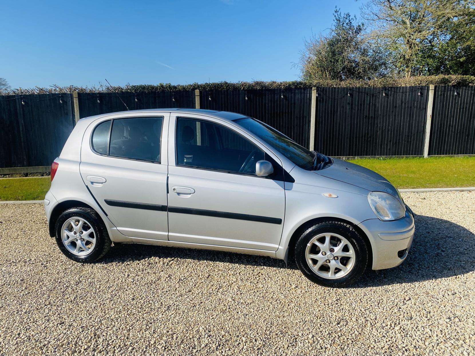 A 2005 TOYOTA YARIS 1.3 VVT-i T Spirit Hatchback 5dr Petrol Automatic (150 g/km, 85 bhp) A 2005 TOYOTA YARIS 1.3 VVT-i T Spirit Hatchback 5dr Petrol Automatic (150 g/km, 85 bhp)
