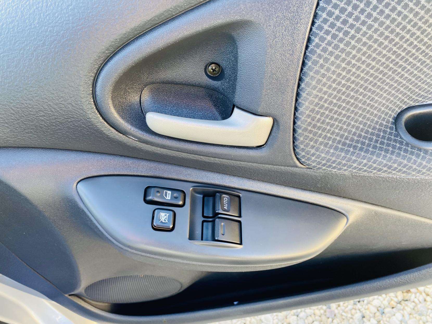 2005 TOYOTA YARIS 2005 TOYOTA YARIS