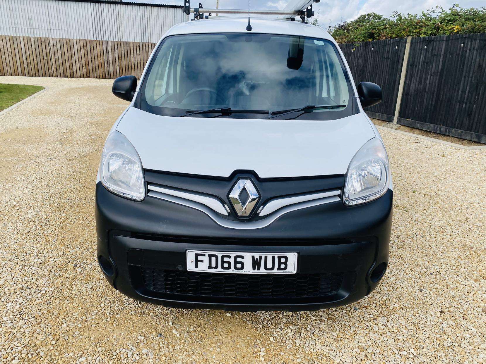 A 2016 RENAULT KANGOO MAXI 1.5 dCi LL21 Business Panel Van 6dr Diesel Manual L3 H1 Euro 5 (90 ps) A 2016 RENAULT KANGOO MAXI 1.5 dCi LL21 Business Panel Van 6dr Diesel Manual L3 H1 Euro 5 (90 ps)