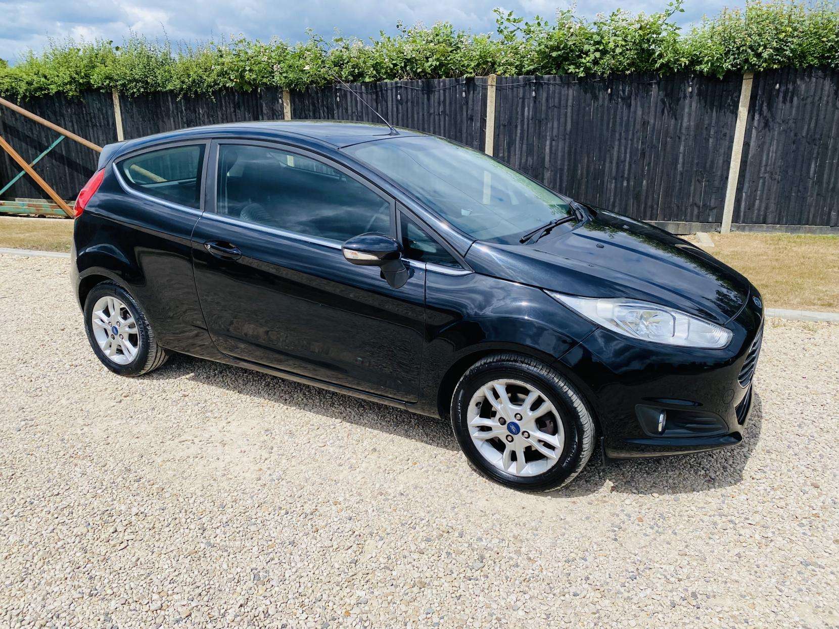 A 2014 FORD FIESTA 1.25 Zetec Hatchback 3dr Petrol Manual Euro 5 (82 ps) A 2014 FORD FIESTA 1.25 Zetec Hatchback 3dr Petrol Manual Euro 5 (82 ps)