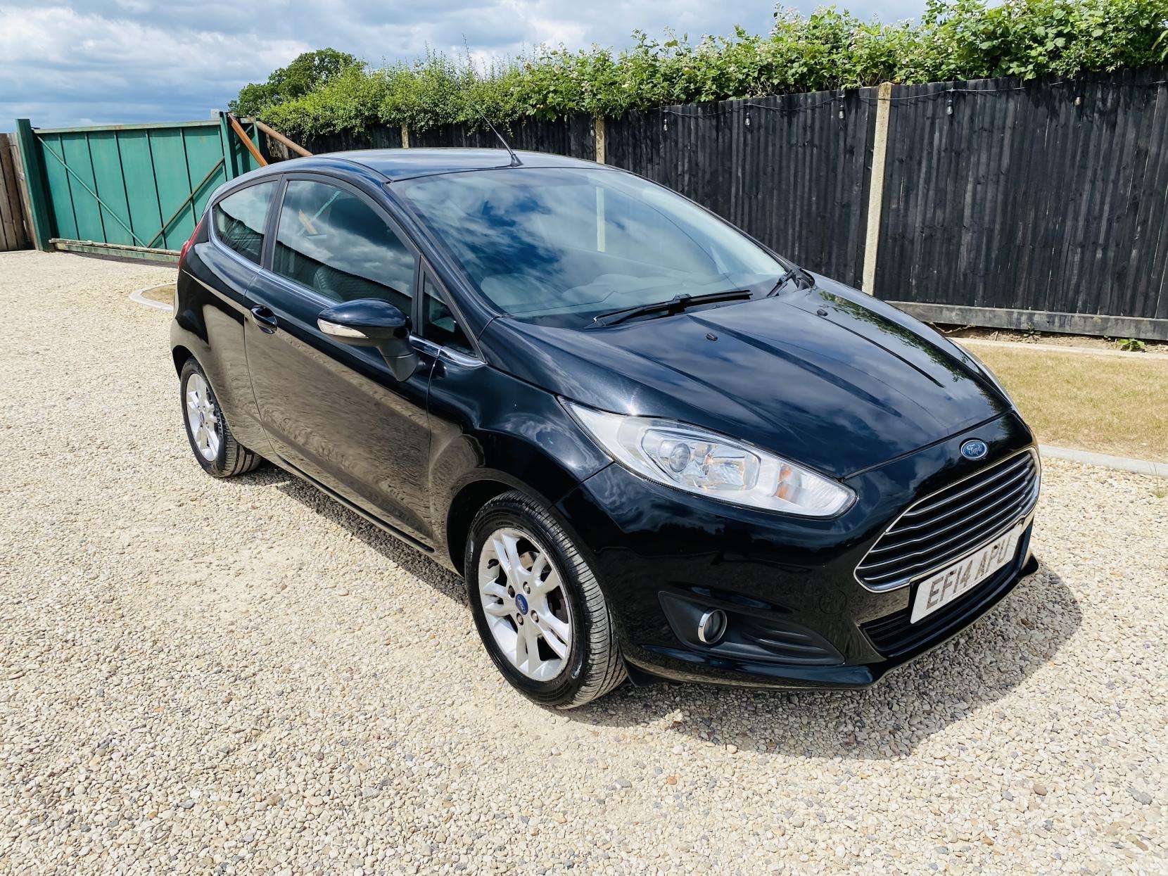 A 2014 FORD FIESTA 1.25 Zetec Hatchback 3dr Petrol Manual Euro 5 (82 ps) A 2014 FORD FIESTA 1.25 Zetec Hatchback 3dr Petrol Manual Euro 5 (82 ps)