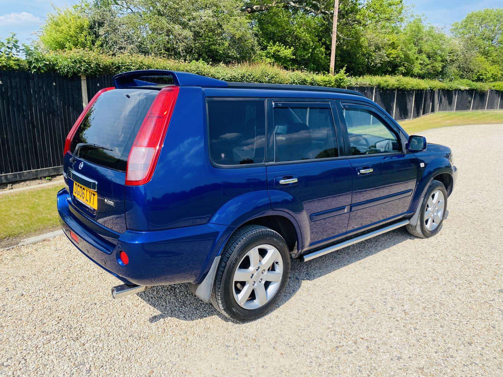 A 2006 NISSAN X-TRAIL 2.5i Columbia SUV 5dr Petrol Automatic (231 g/km, 165 bhp) A 2006 NISSAN X-TRAIL 2.5i Columbia SUV 5dr Petrol Automatic (231 g/km, 165 bhp)