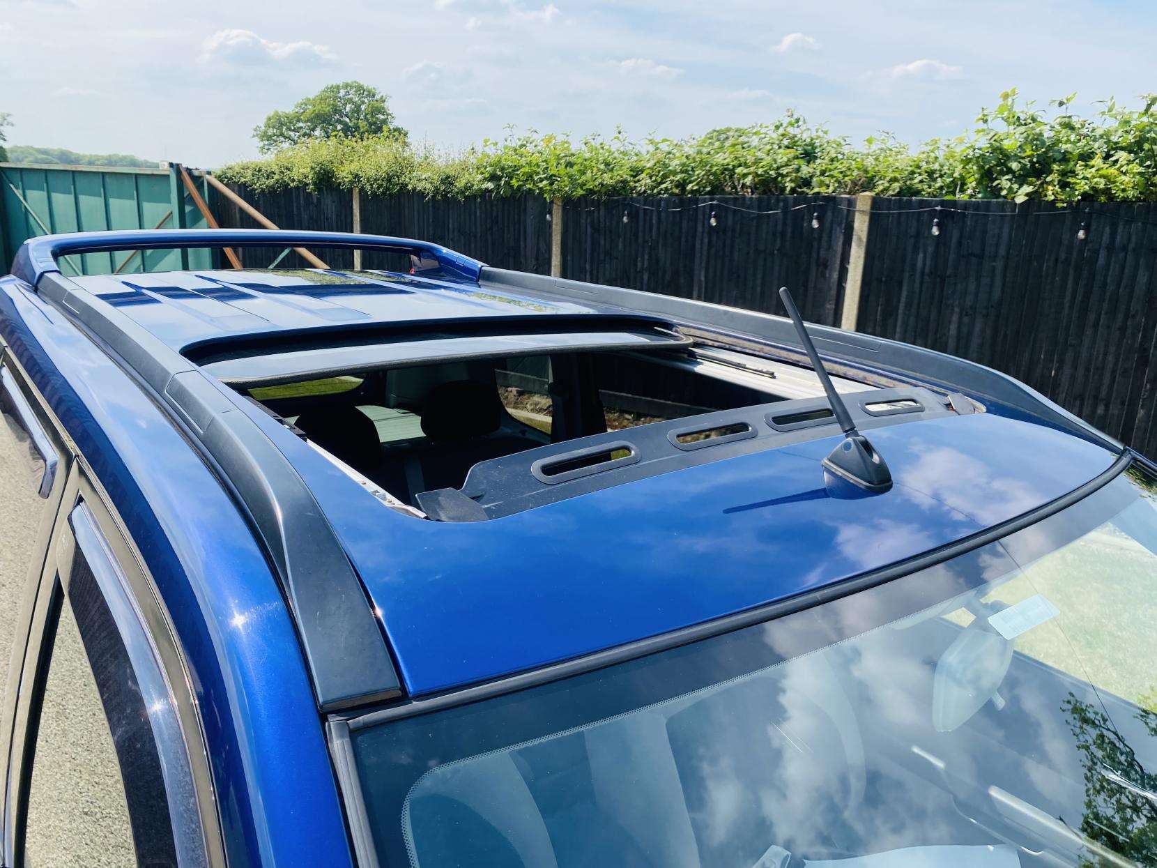A 2006 NISSAN X-TRAIL 2.5i Columbia SUV 5dr Petrol Automatic (231 g/km, 165 bhp) A 2006 NISSAN X-TRAIL 2.5i Columbia SUV 5dr Petrol Automatic (231 g/km, 165 bhp)
