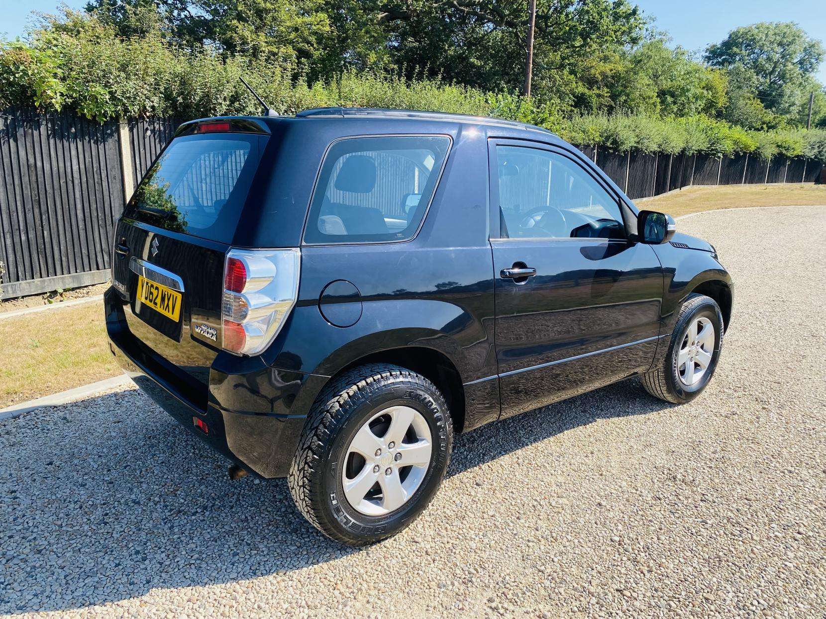 A 2012 SUZUKI GRAND VITARA 1.6 VVT SZ3 SUV 3dr Petrol Manual 4WD Euro 5 (106 ps) A 2012 SUZUKI GRAND VITARA 1.6 VVT SZ3 SUV 3dr Petrol Manual 4WD Euro 5 (106 ps)
