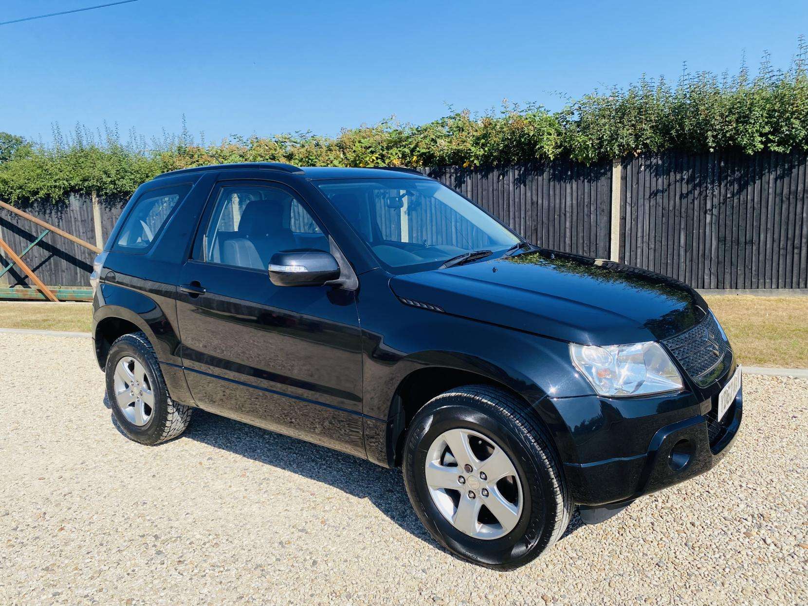 A 2012 SUZUKI GRAND VITARA 1.6 VVT SZ3 SUV 3dr Petrol Manual 4WD Euro 5 (106 ps) A 2012 SUZUKI GRAND VITARA 1.6 VVT SZ3 SUV 3dr Petrol Manual 4WD Euro 5 (106 ps)
