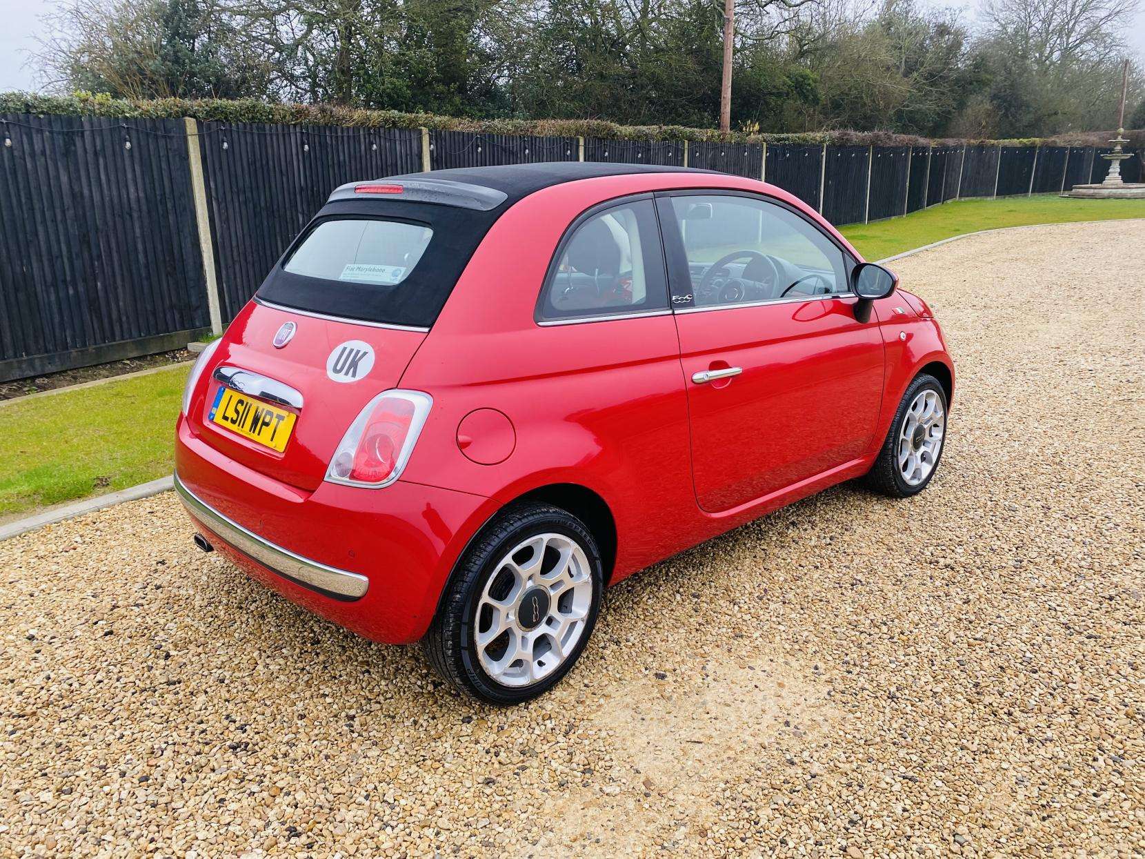 A 2011 FIAT 500C 0.9 TwinAir Lounge Convertible 2dr Petrol Dualogic Euro 5 (s/s) (85 bhp) A 2011 FIAT 500C 0.9 TwinAir Lounge Convertible 2dr Petrol Dualogic Euro 5 (s/s) (85 bhp)