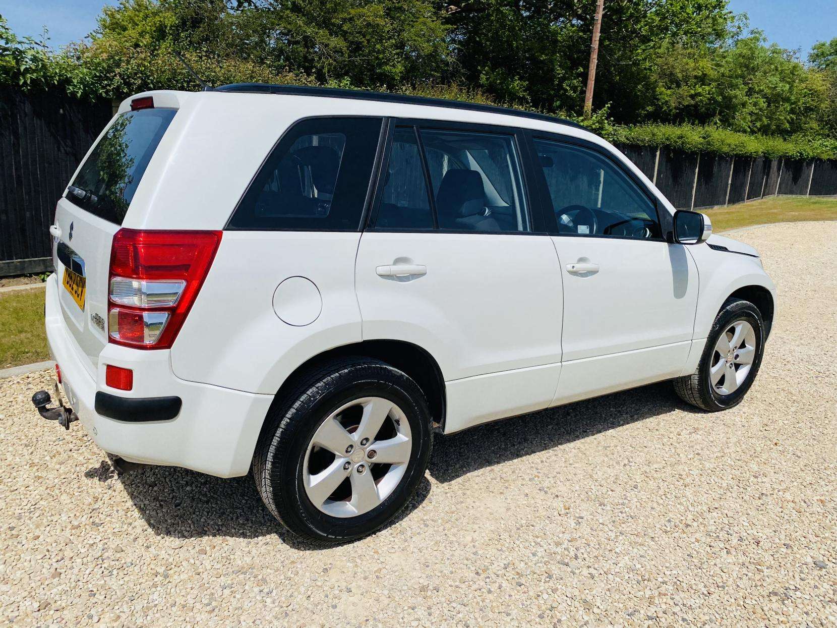 A 2013 SUZUKI GRAND VITARA 2.4 VVT SZ4 SUV 5dr Petrol Manual 4WD Euro 5 (169 ps) A 2013 SUZUKI GRAND VITARA 2.4 VVT SZ4 SUV 5dr Petrol Manual 4WD Euro 5 (169 ps)