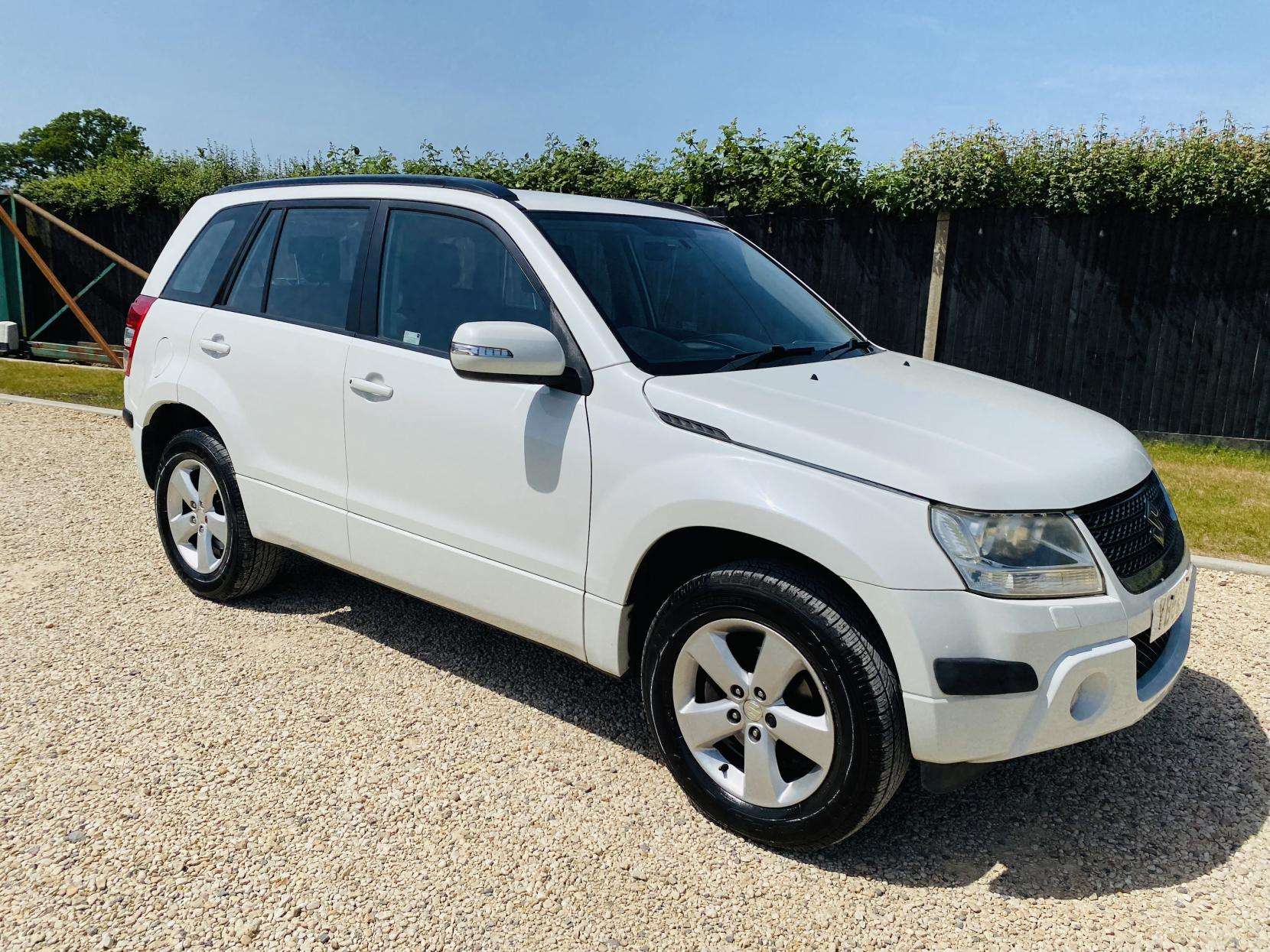 A 2013 SUZUKI GRAND VITARA 2.4 VVT SZ4 SUV 5dr Petrol Manual 4WD Euro 5 (169 ps) A 2013 SUZUKI GRAND VITARA 2.4 VVT SZ4 SUV 5dr Petrol Manual 4WD Euro 5 (169 ps)