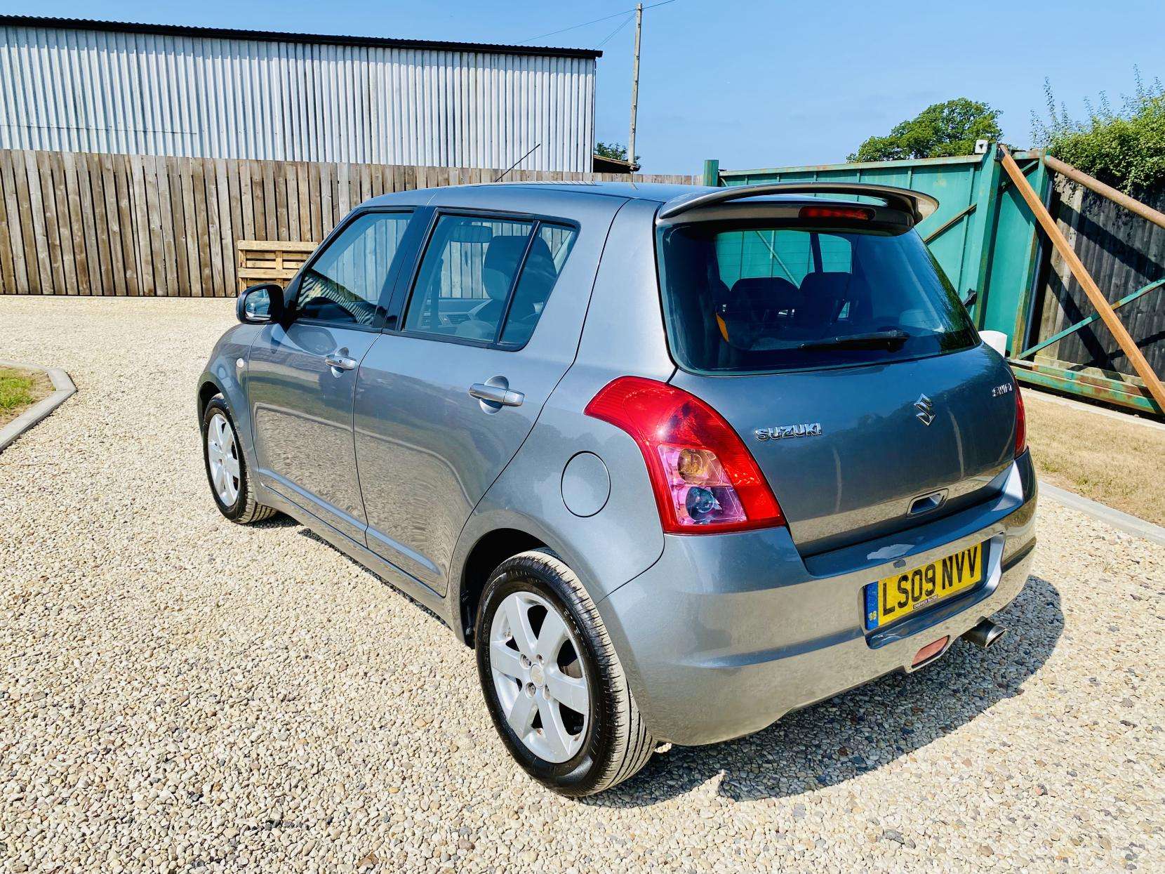 2009 SUZUKI SWIFT 2009 SUZUKI SWIFT