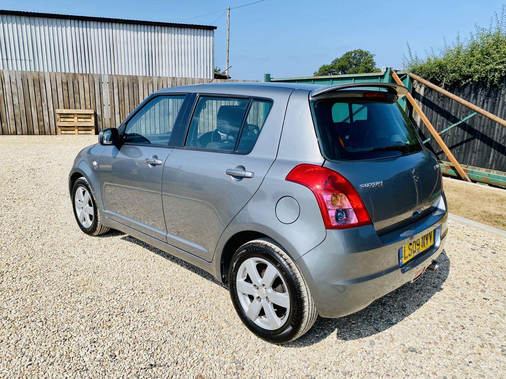 2009 SUZUKI SWIFT 2009 SUZUKI SWIFT