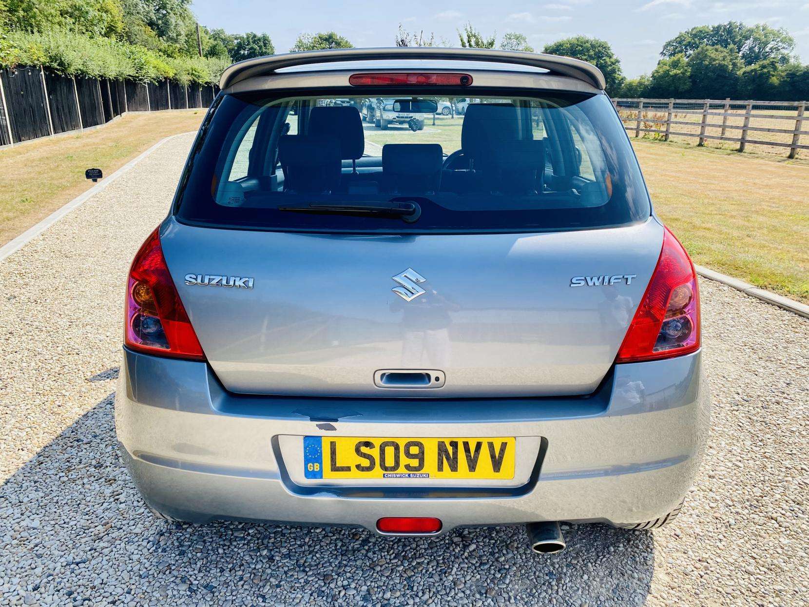 2009 SUZUKI SWIFT 2009 SUZUKI SWIFT