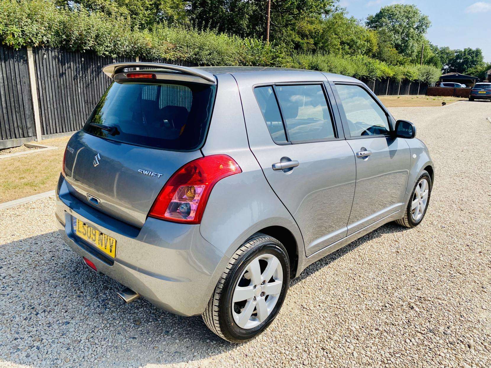 2009 SUZUKI SWIFT 2009 SUZUKI SWIFT