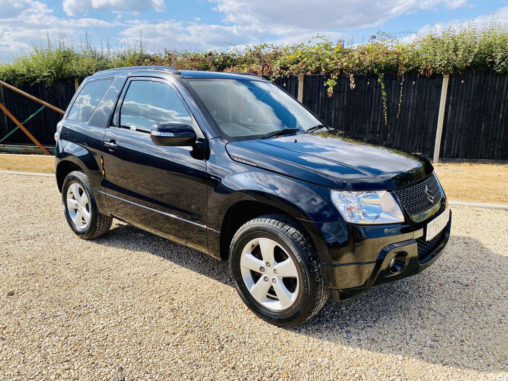 A 2011 SUZUKI GRAND VITARA 1.6 VVT SZ4 SUV 3dr Petrol Manual 4WD Euro 5 (106 ps) A 2011 SUZUKI GRAND VITARA 1.6 VVT SZ4 SUV 3dr Petrol Manual 4WD Euro 5 (106 ps)